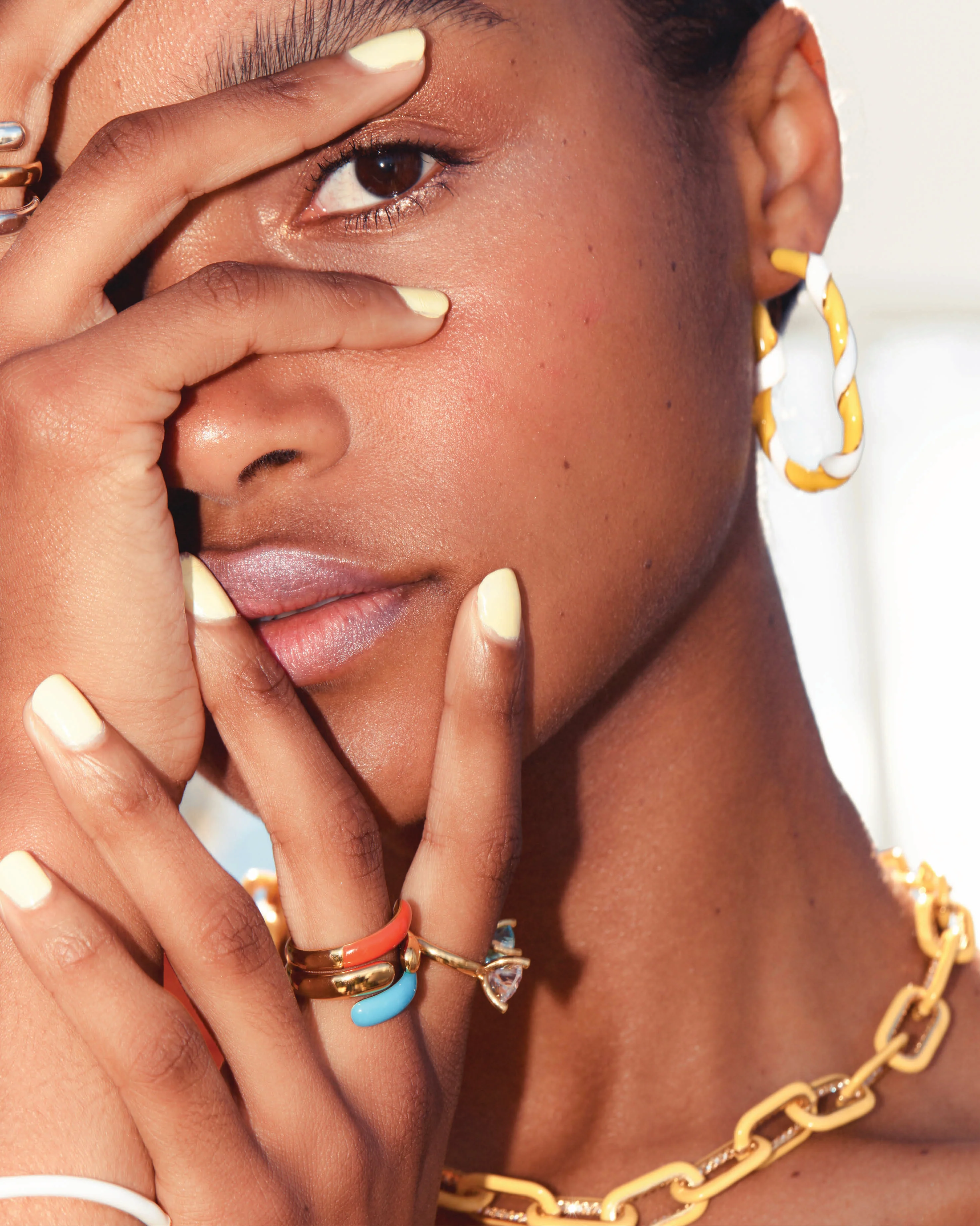 OBSESSION TWIST HOOPS - Image 3