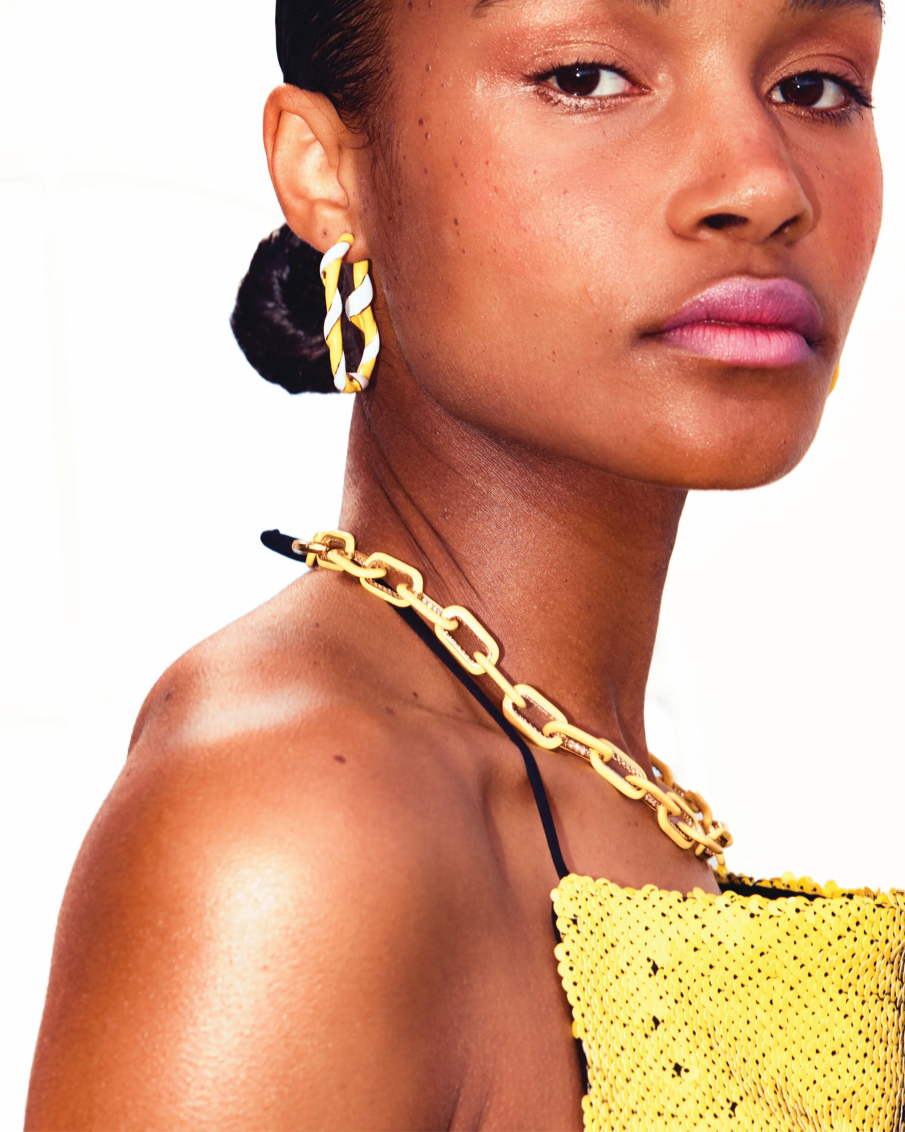 OBSESSION TWIST HOOPS - Image 4