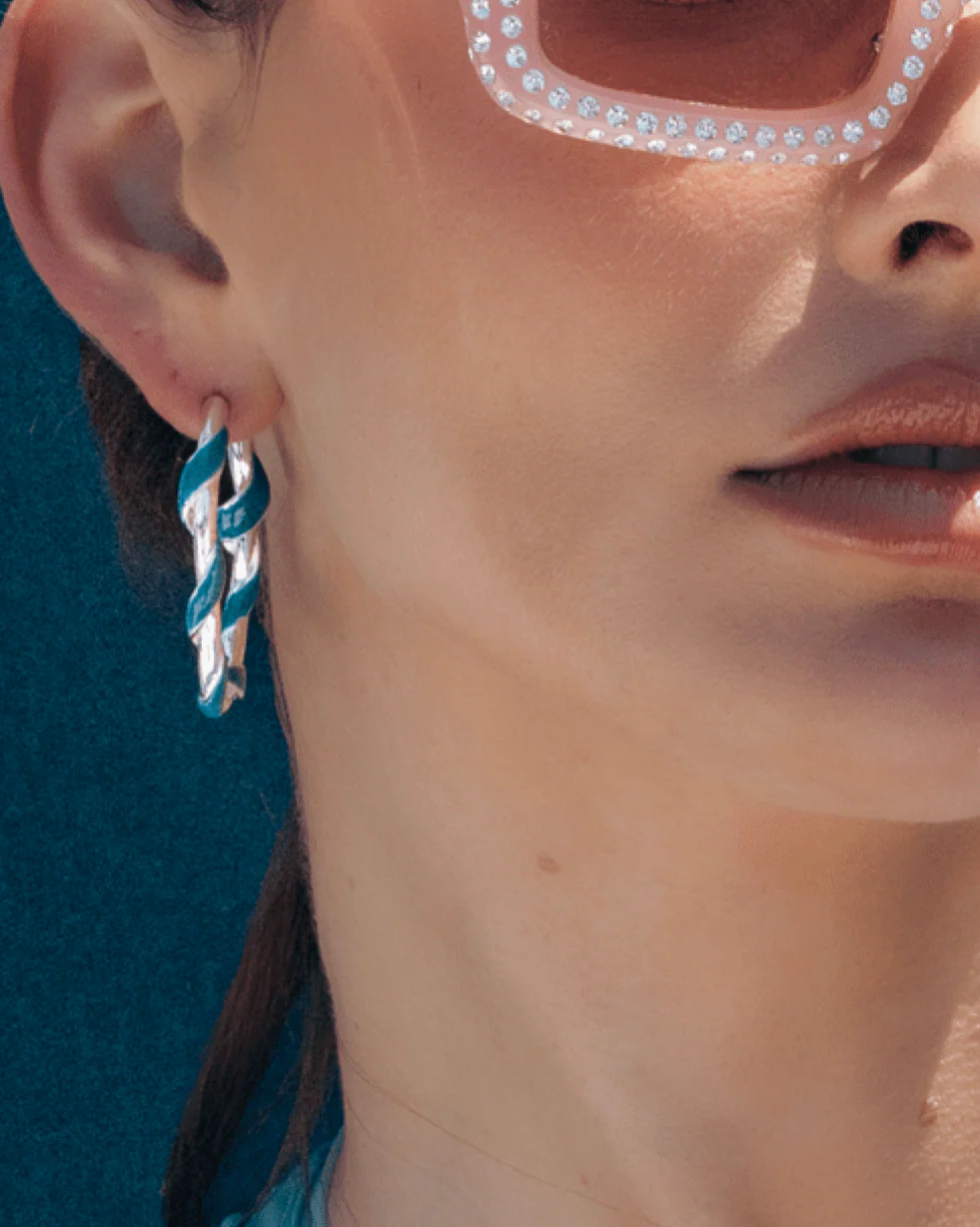 OBSESSION TWIST HOOPS - Image 7